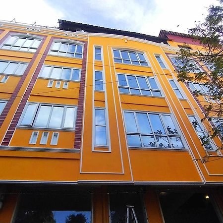 Chaplin Hotel Pondicherry Exterior foto