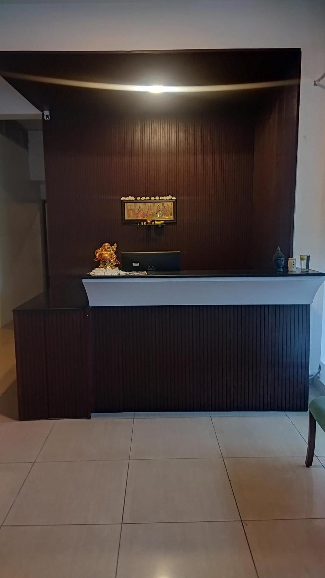 Chaplin Hotel Pondicherry Exterior foto