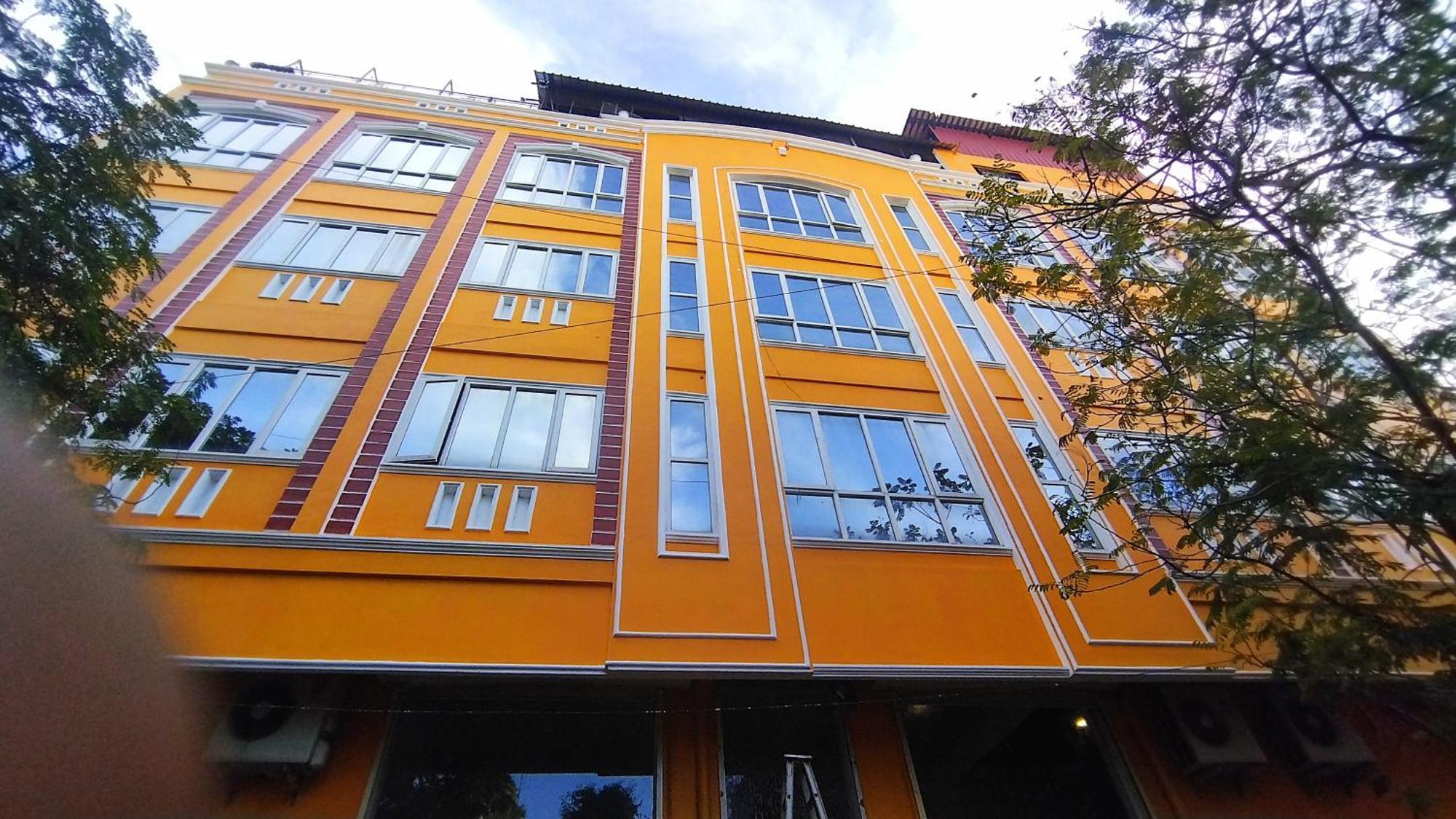 Chaplin Hotel Pondicherry Exterior foto