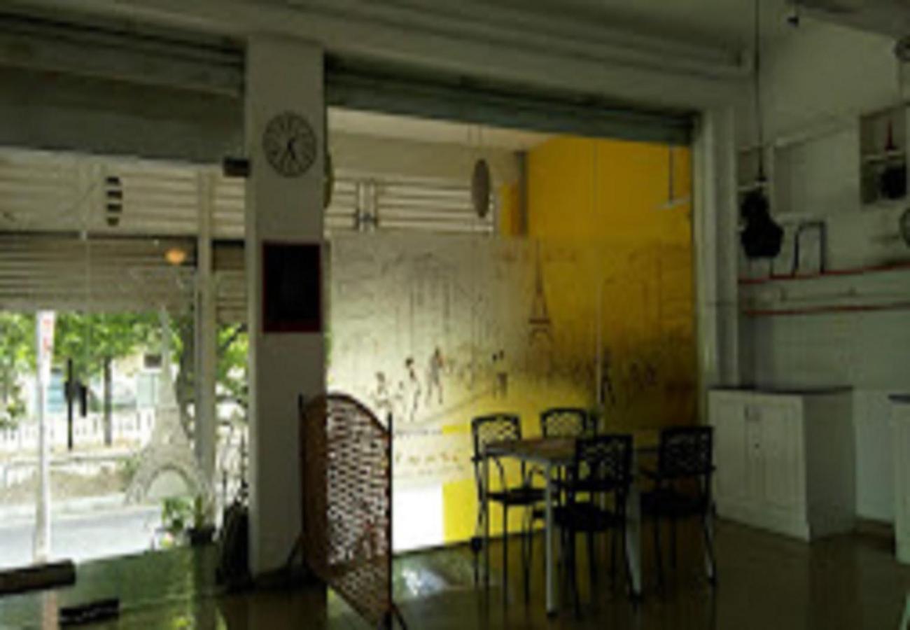 Chaplin Hotel Pondicherry Exterior foto